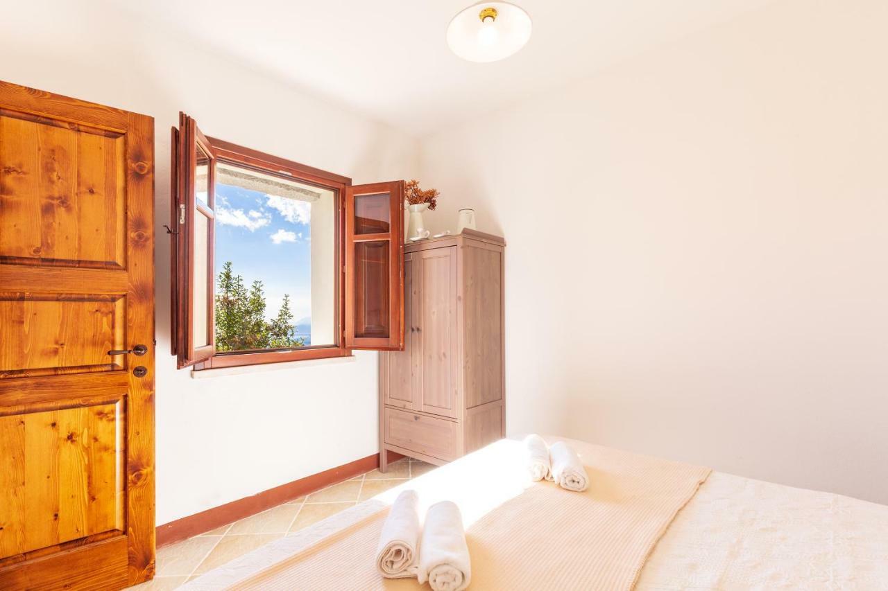 Domu Ala - Bynos Homes Baunei Luaran gambar